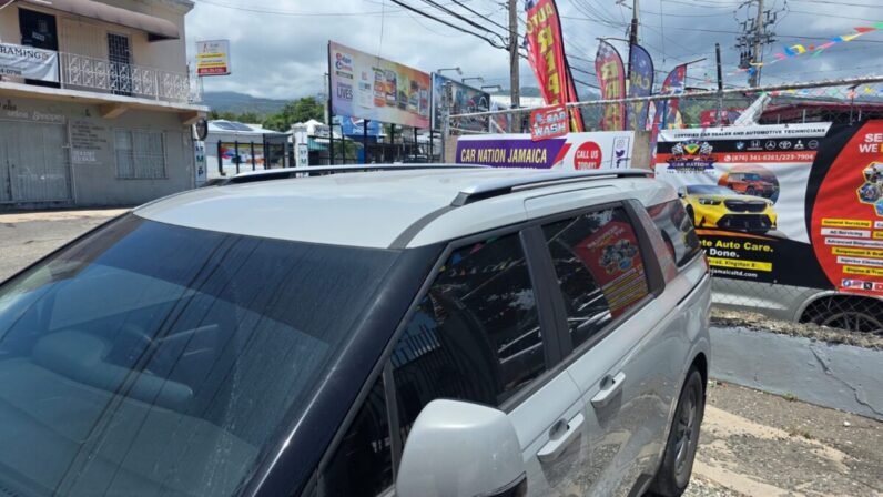 
								2022 Kia Carnival 2.2D full									
