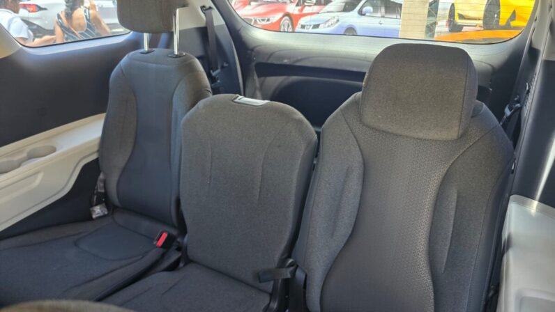 
								2022 Kia Carnival 2.2D full									