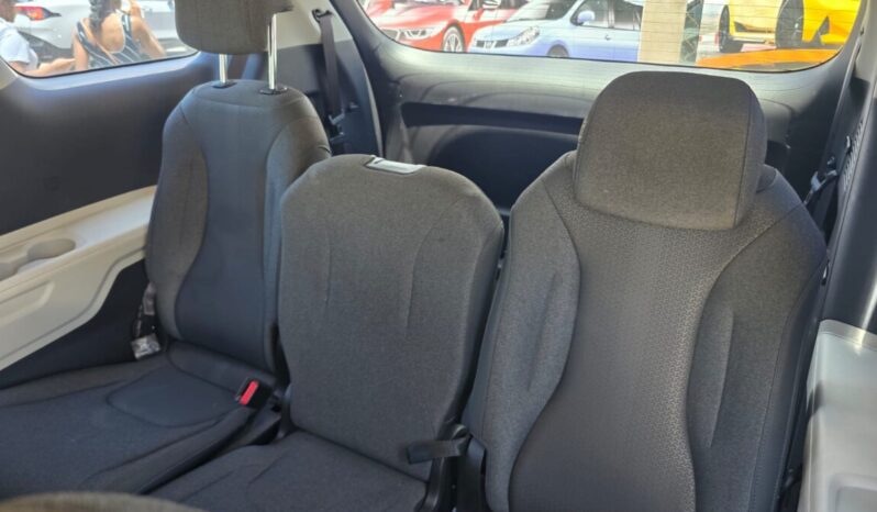 
								2022 Kia Carnival 2.2D full									