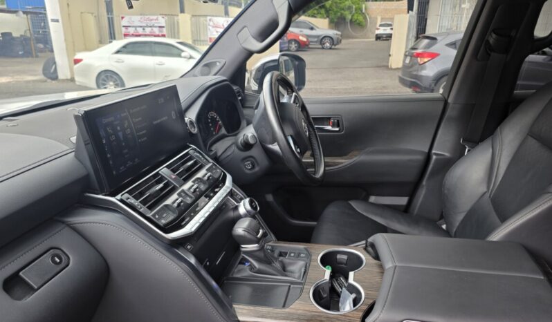 
								2023 Toyota Land Cruiser LC300 ZX (Modellista Package) full									