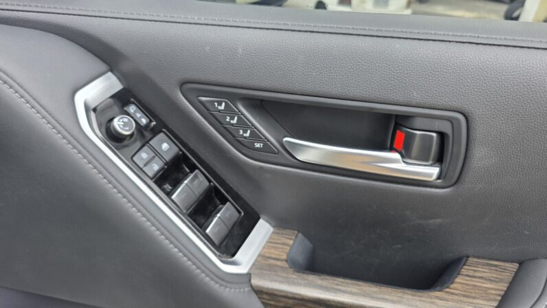 
								2023 Toyota Land Cruiser LC300 ZX (Modellista Package) full									