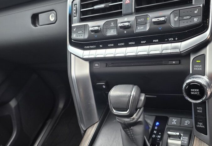 
								2023 Toyota Land Cruiser LC300 ZX (Modellista Package) full									