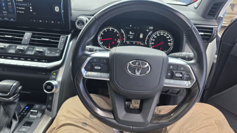 
								2023 Toyota Land Cruiser LC300 ZX (Modellista Package) full									